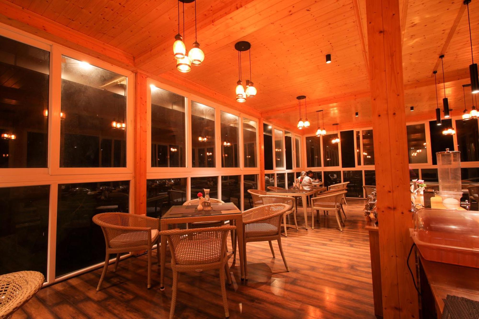 The Woods Retreat Hotel ลันส์โดว์นี ภายนอก รูปภาพ
