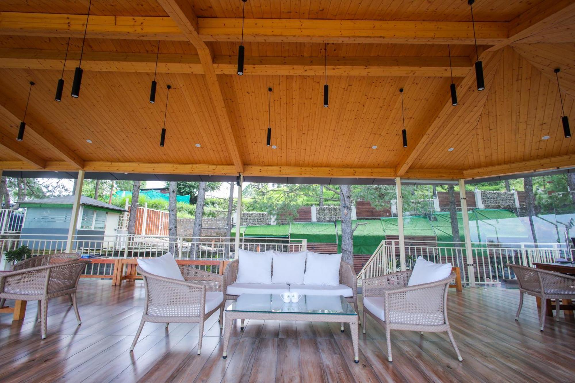 The Woods Retreat Hotel ลันส์โดว์นี ภายนอก รูปภาพ