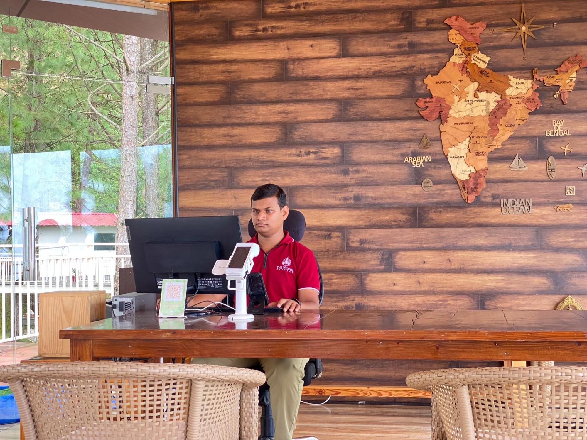 The Woods Retreat Hotel ลันส์โดว์นี ภายนอก รูปภาพ