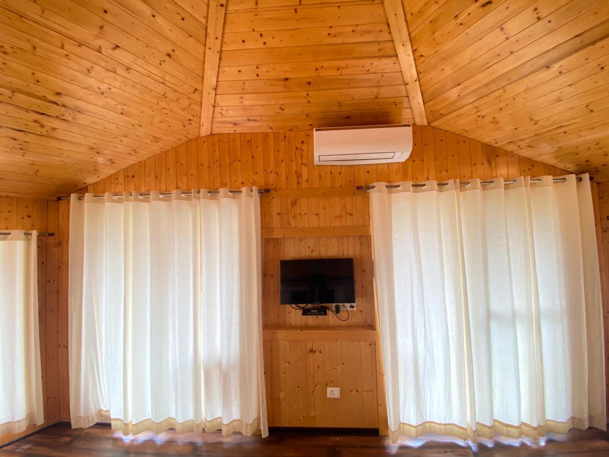 The Woods Retreat Hotel ลันส์โดว์นี ภายนอก รูปภาพ