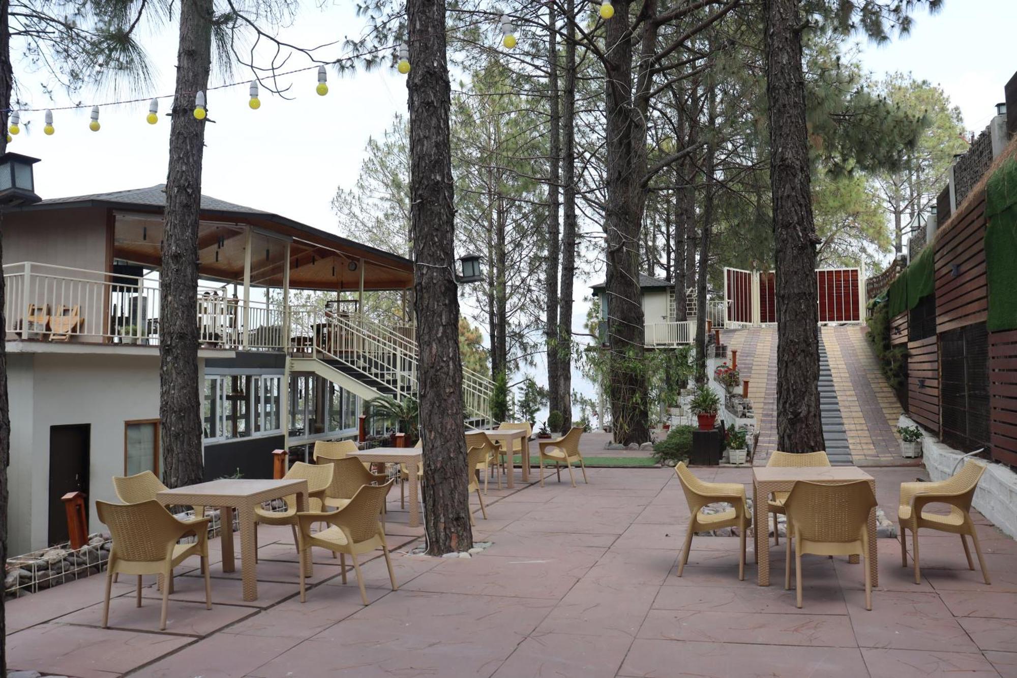 The Woods Retreat Hotel ลันส์โดว์นี ภายนอก รูปภาพ