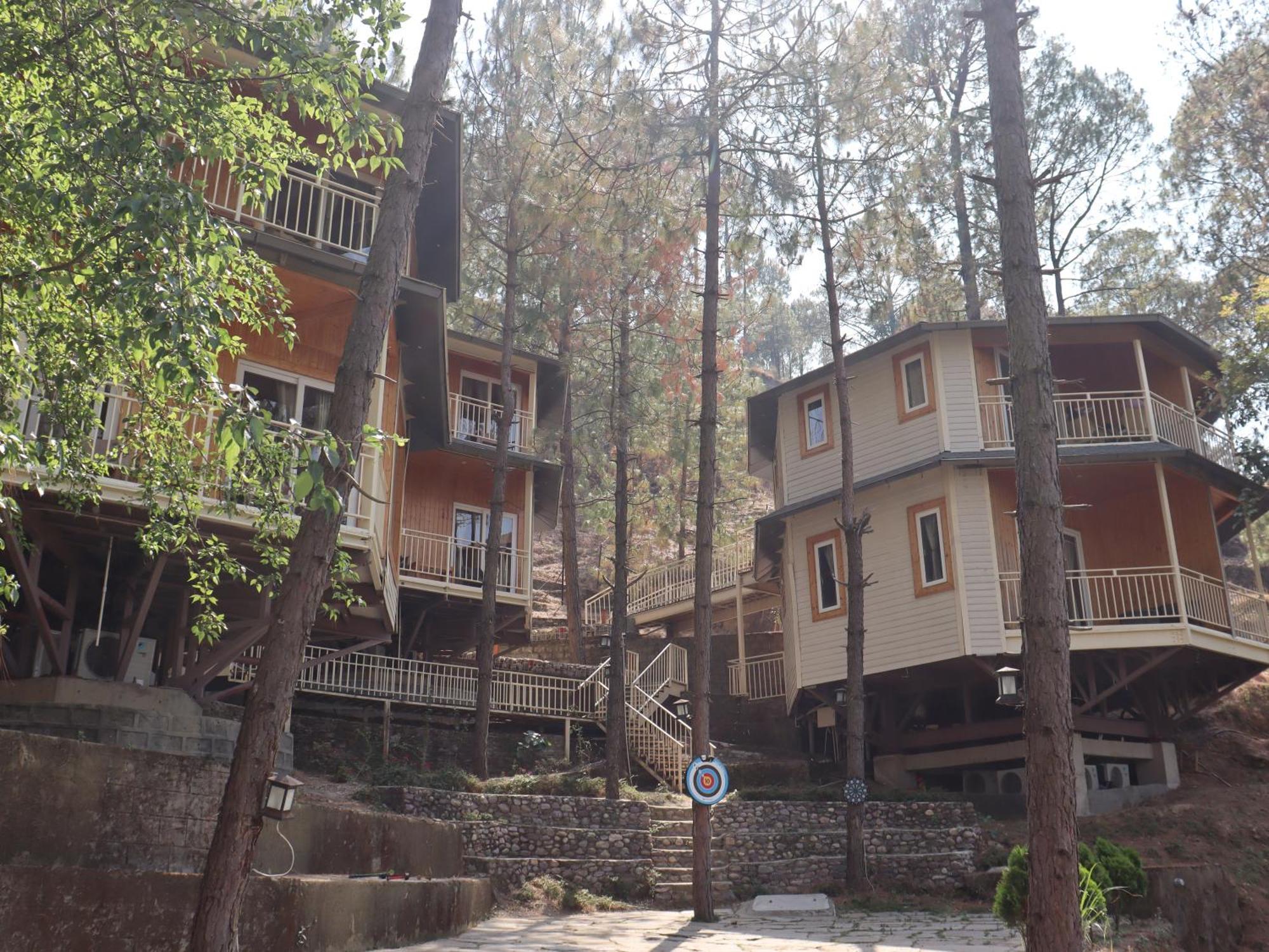 The Woods Retreat Hotel ลันส์โดว์นี ภายนอก รูปภาพ