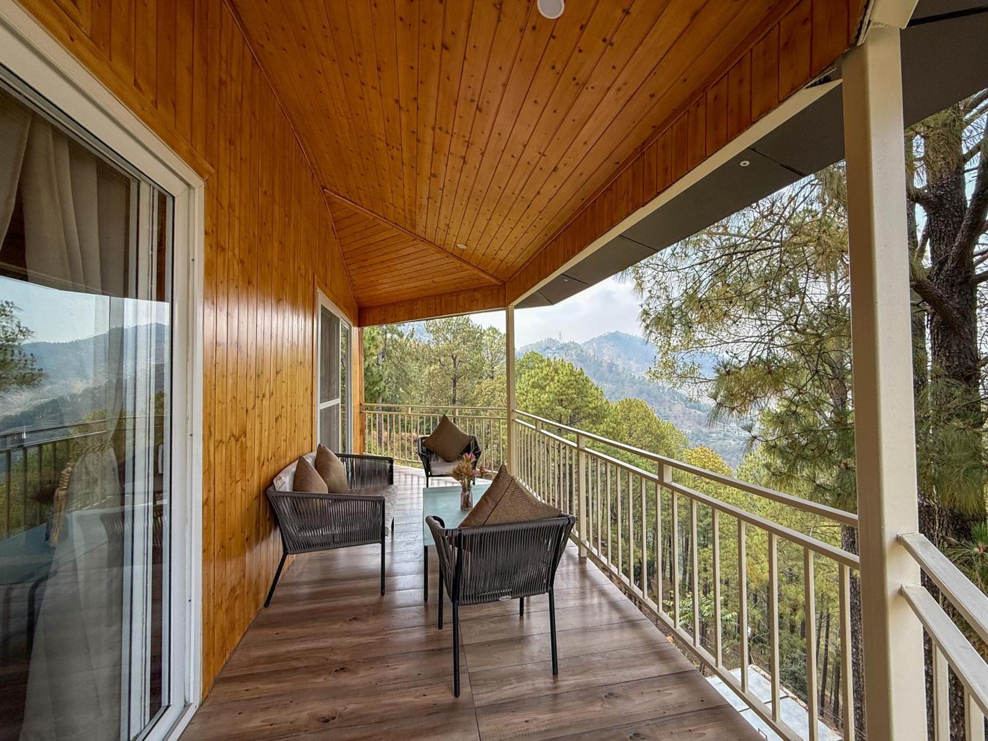 The Woods Retreat Hotel ลันส์โดว์นี ภายนอก รูปภาพ