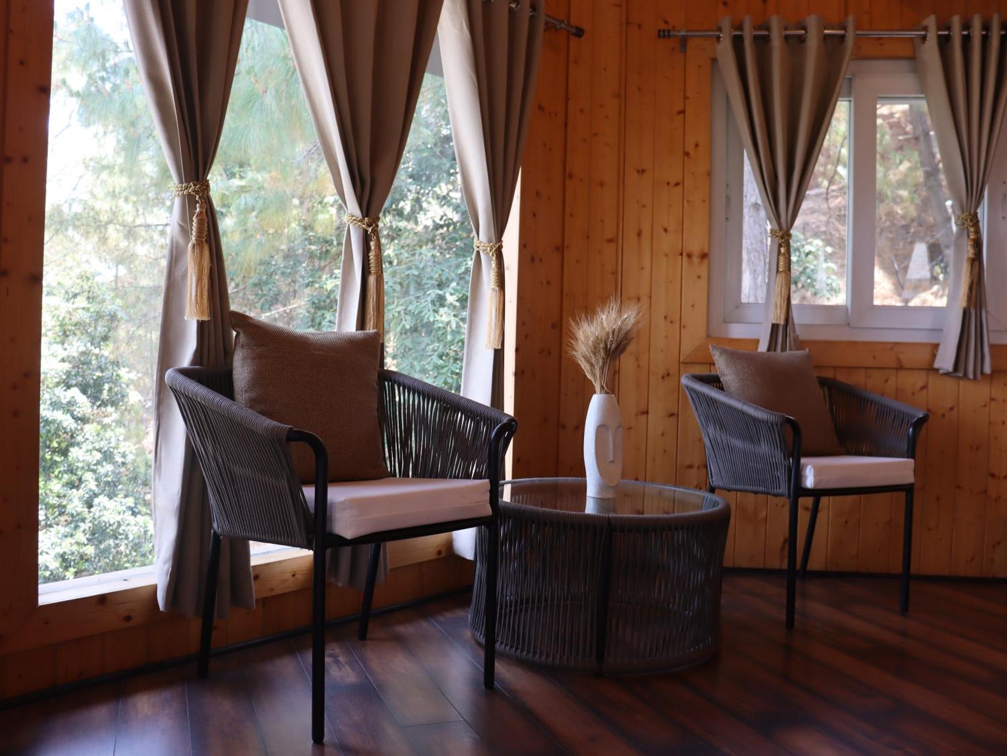 The Woods Retreat Hotel ลันส์โดว์นี ภายนอก รูปภาพ